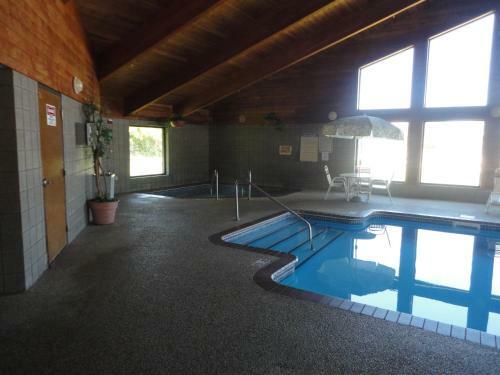 Hotel Americinn West Burlington