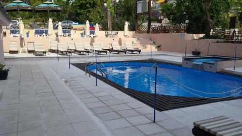 Golden Beach Hotel