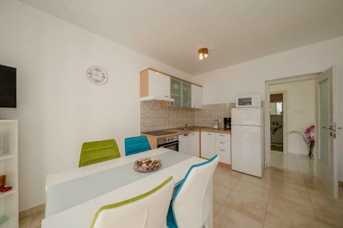 Apartamentos Lili Rab