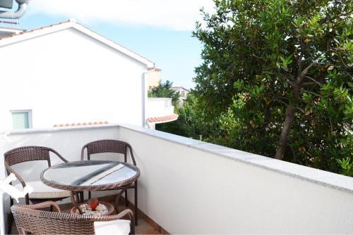 Apartments With Wifi Palit, Rab - 15365