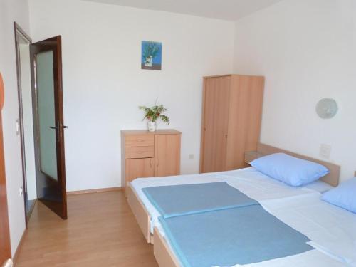 Apartments With A Parking Space Palit, Rab - 14996