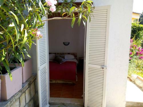 Apartments Suha Punta - Crnic