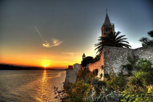 Apartamentos Lux Attic Old Town Rab