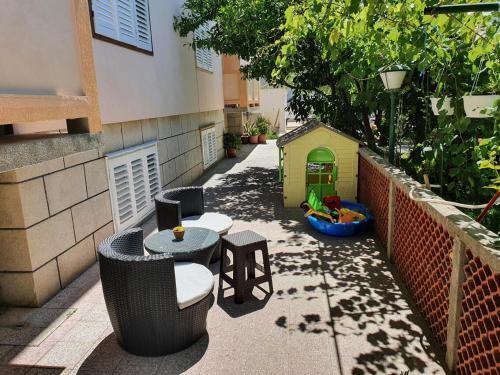 Apartments With A Parking Space Palit, Rab - 18681