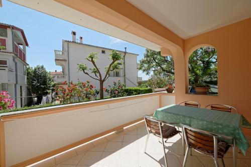 Apartments With A Parking Space Palit, Rab - 4970