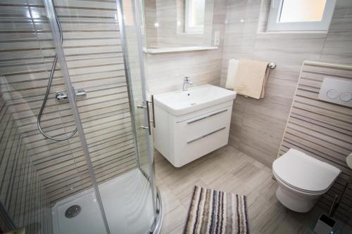 Apartments With A Parking Space Palit, Rab - 4970