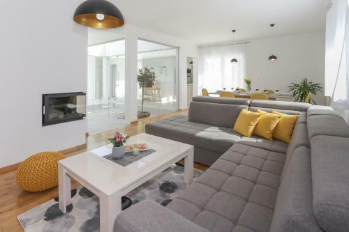 Villa Life - New And Luxury Holiday House