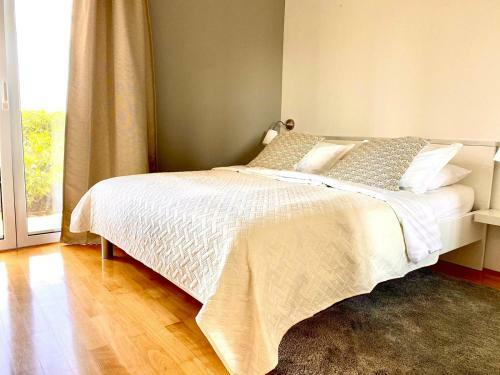 Villa Sunny Garden With Private Heated Pool