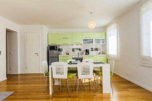 Beachfront Apartment Nehaj Kastel