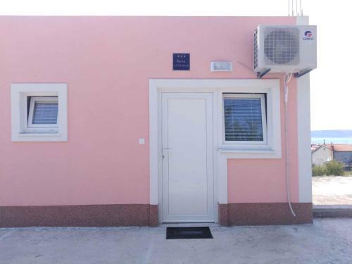 Apartment In Kastel Kambelovac 39022
