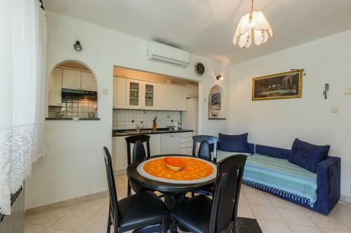 Family Friendly Apartment Kastelo