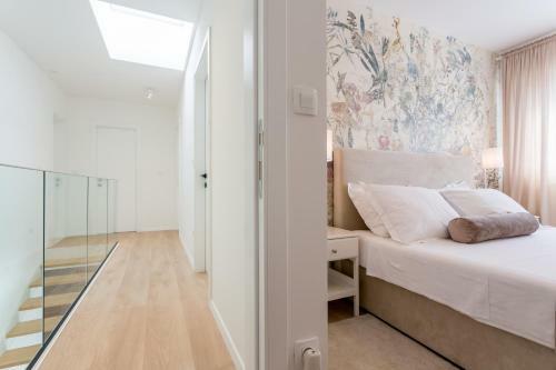 Villa Eli - New Unique Holiday House With Swimming Pool