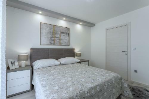 Villa Ema Kastela With Private Heated Pool