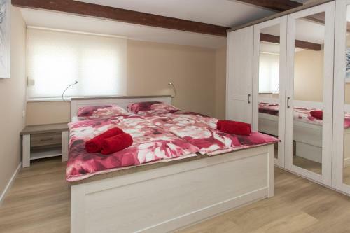 Villa Rocco Split - Luxury - Heated Salt Water Pool - Massage Jets