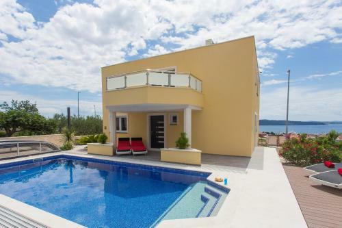 Villa Rocco Split - Luxury - Heated Salt Water Pool - Massage Jets