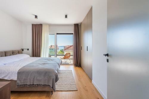 Villa Auni Grey - Heated Pool - Rooftop - Seaview - Beach