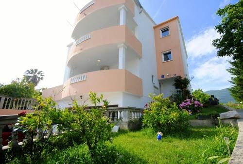 Holiday Apartments Lana