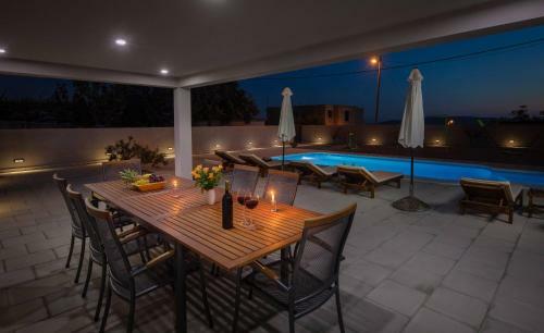 Villa Vila Petra Divine S Grijanim Bazenom