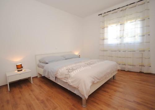 Spacious Apartment Antea