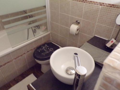Hostal Les Troglos De Beaulieu