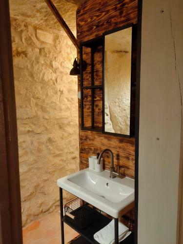 Hostal Les Troglos De Beaulieu