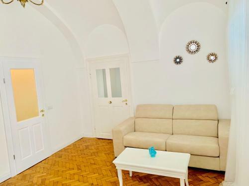 Swiss Apartment - 1 Minute Walk From Main Square