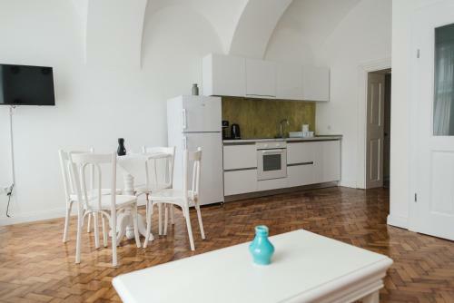 Swiss Apartment - 1 Minute Walk From Main Square