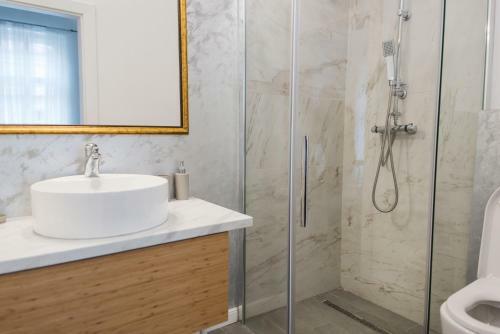 Swiss Apartment - 1 Minute Walk From Main Square