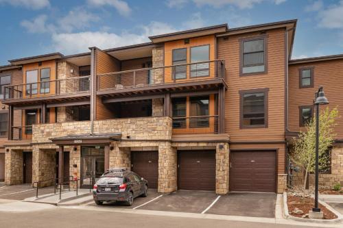 Stunning Mountain Views - 2br Townhouse - Fireplace!
