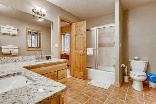 Snowy Paws At Eagles Nest Townhome