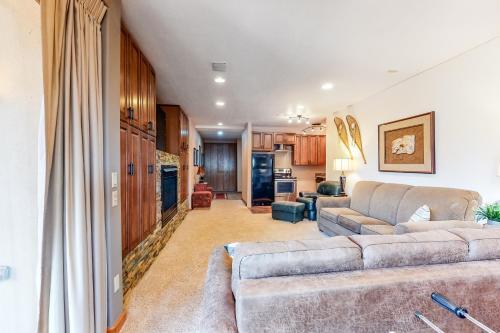 Falcon's Nest Retreat