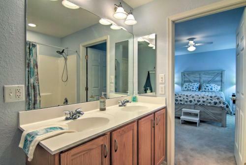 Spacious Millville Townhome About 3 Mi To Beach!