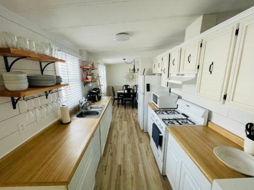 Pet Friendly 3 Bedroom Single Family House