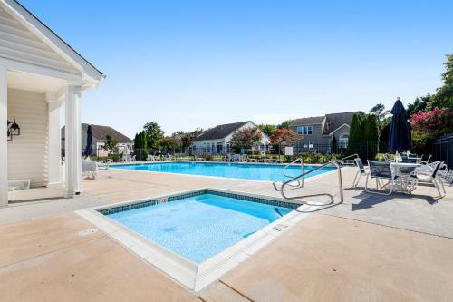 Bayview Landing -- 37498 Oliver