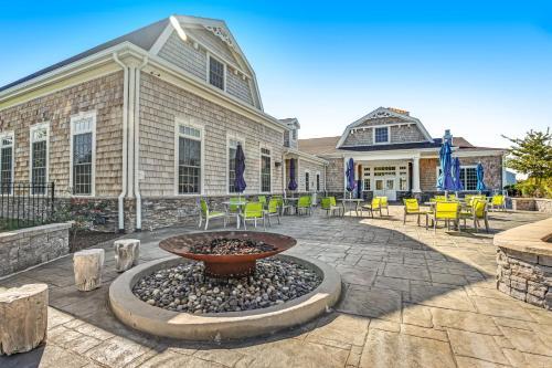 Ocean View Beach Club-10 Nantasket Ave