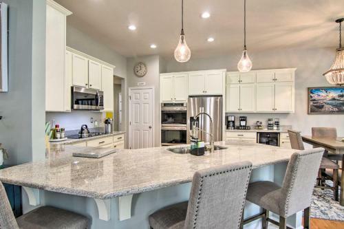 Chic Ocean View Home About 5 Mi To Bethany Beach!