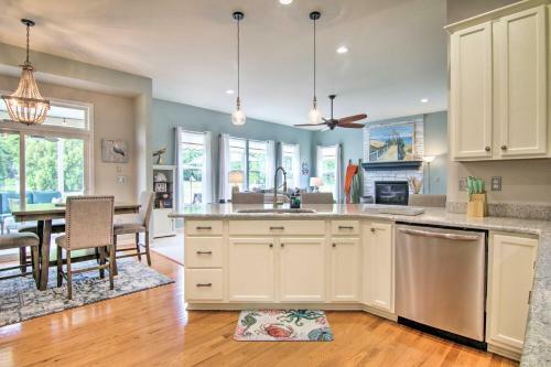 Chic Ocean View Home About 5 Mi To Bethany Beach!