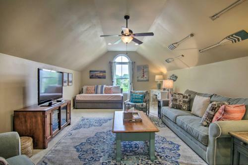 Chic Ocean View Home About 5 Mi To Bethany Beach!