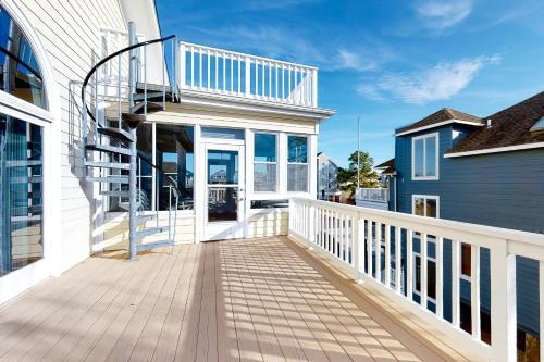 Seabreak -- 31668 North Seaview