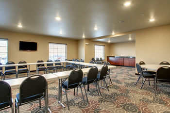 Cobblestone Hotel And Suites Salem