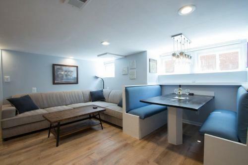 Luxury 2 Bedroom Apartment W/ Free Parking