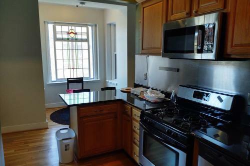 Apartamento Logan Circle Victorian 3-bedroom Duplex