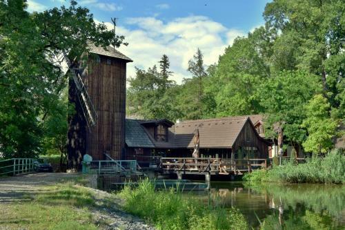 Hostal Bu?ick� Ml�n