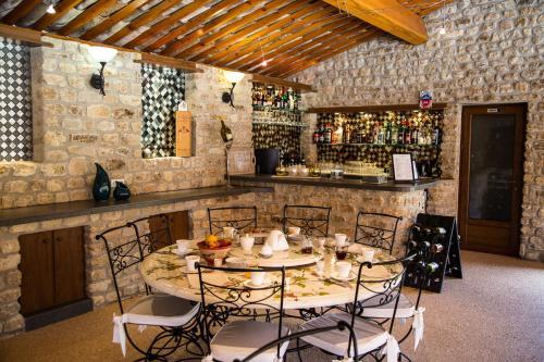 Bed & Breakfast Sur Les Hauteurs Du Luberon-chez Lisett
