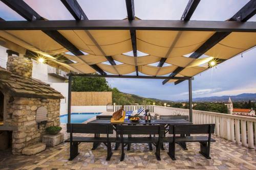 Villa Holiday Home Leko