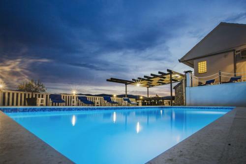 Villa Holiday Home Leko