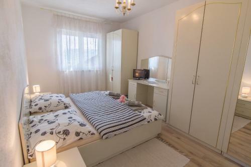 Villa Holiday Home Leko