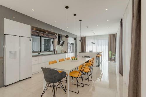 Luxury Villa Sundior Split With Private Pool And Jacuzzi