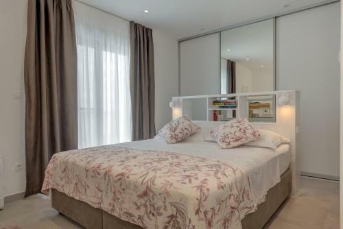 Luxury Villa Sundior Split With Private Pool And Jacuzzi