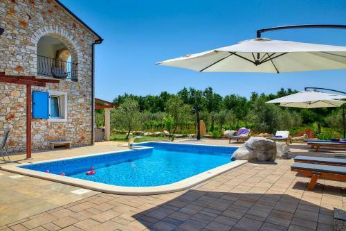 Villa Relax House Surrounded By Olives And Vineyard
